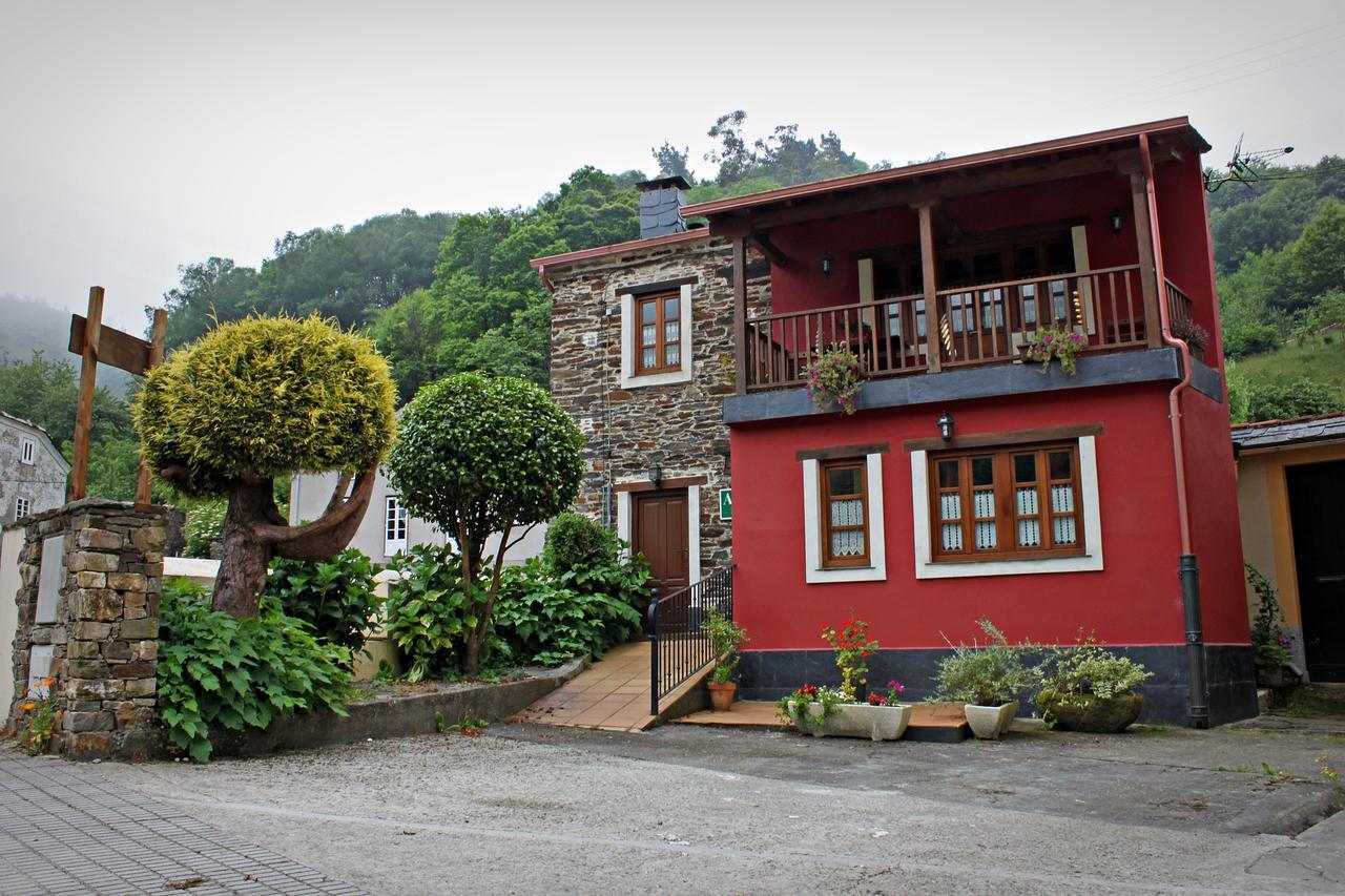 Apartamentos El Llago Boal Esterno foto