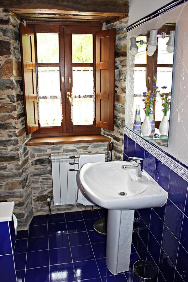 Apartamentos El Llago Boal Esterno foto