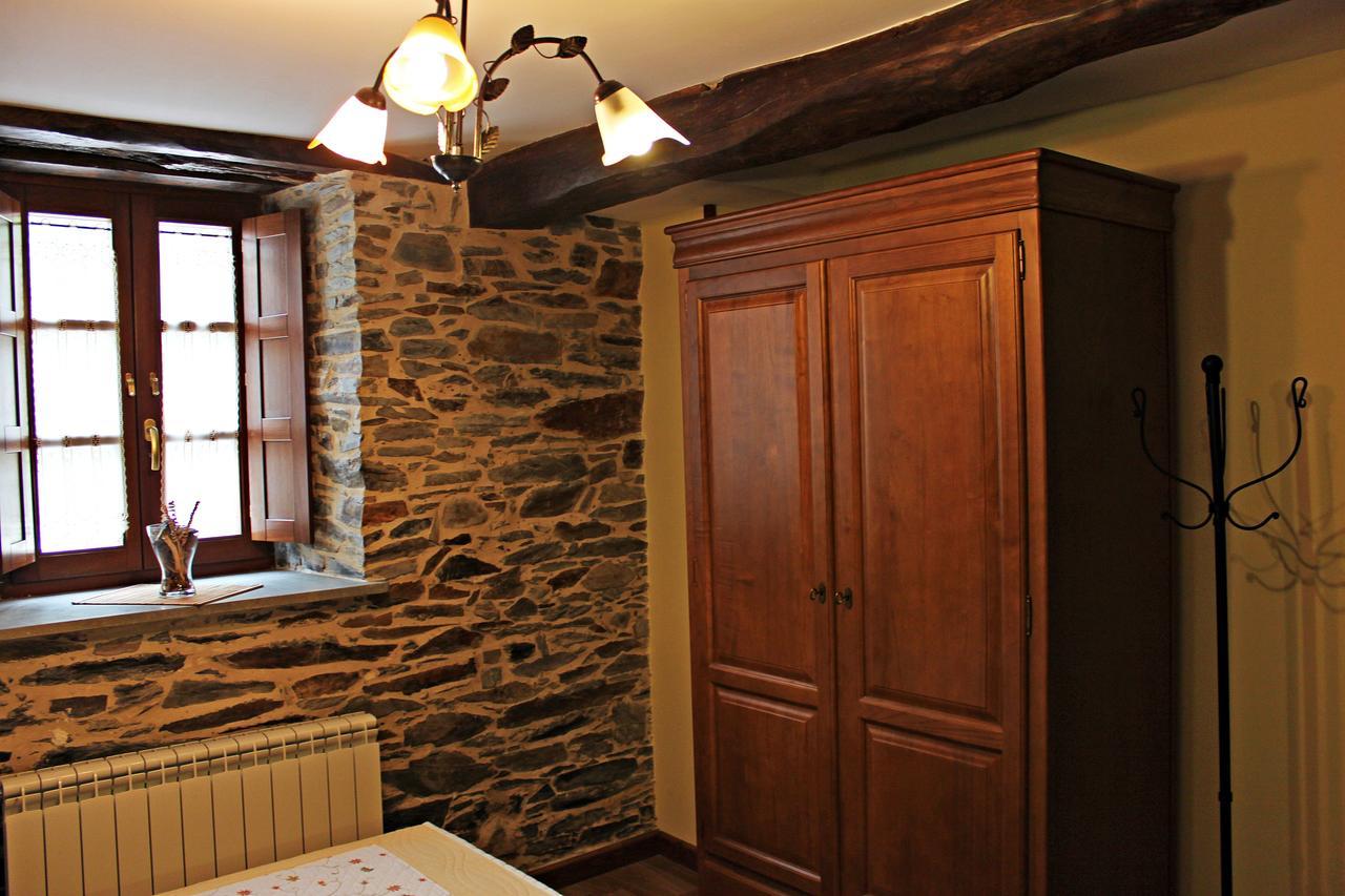 Apartamentos El Llago Boal Esterno foto