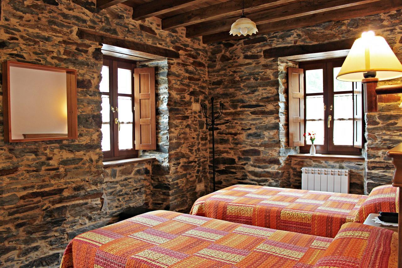 Apartamentos El Llago Boal Esterno foto