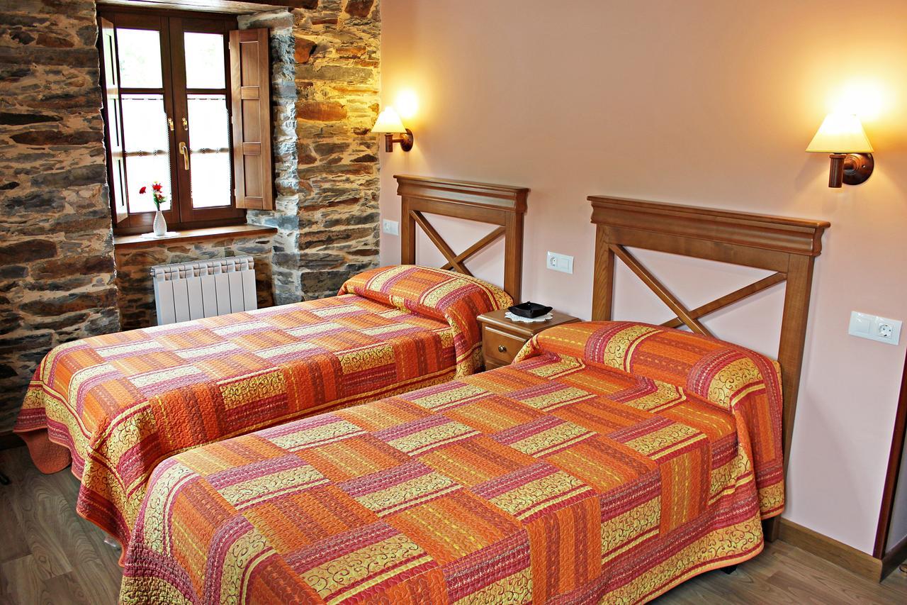 Apartamentos El Llago Boal Esterno foto