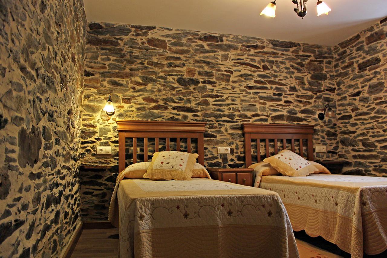 Apartamentos El Llago Boal Esterno foto