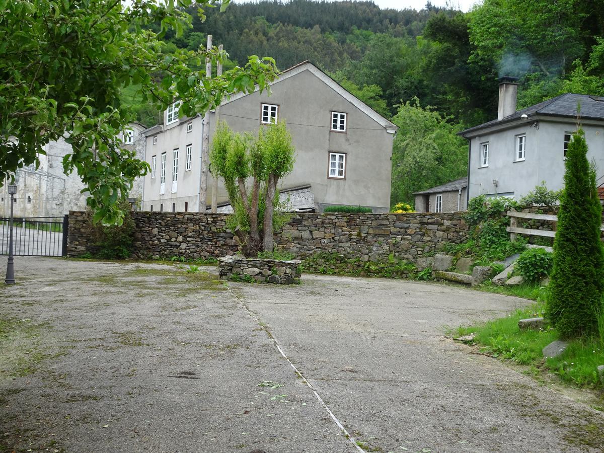Apartamentos El Llago Boal Esterno foto